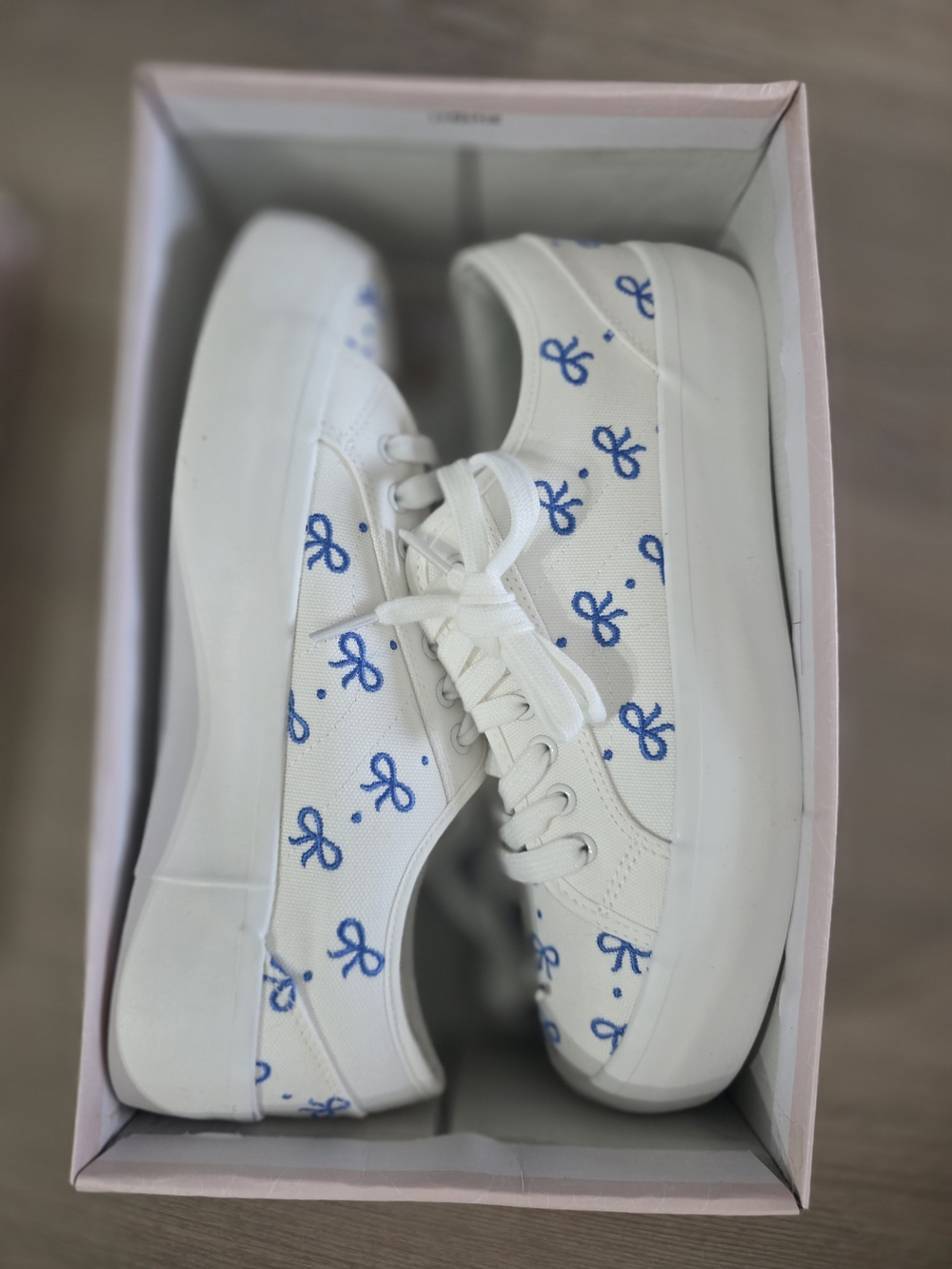 Sincerely Jules White Sneakers with Blue Bow Accents 8.5